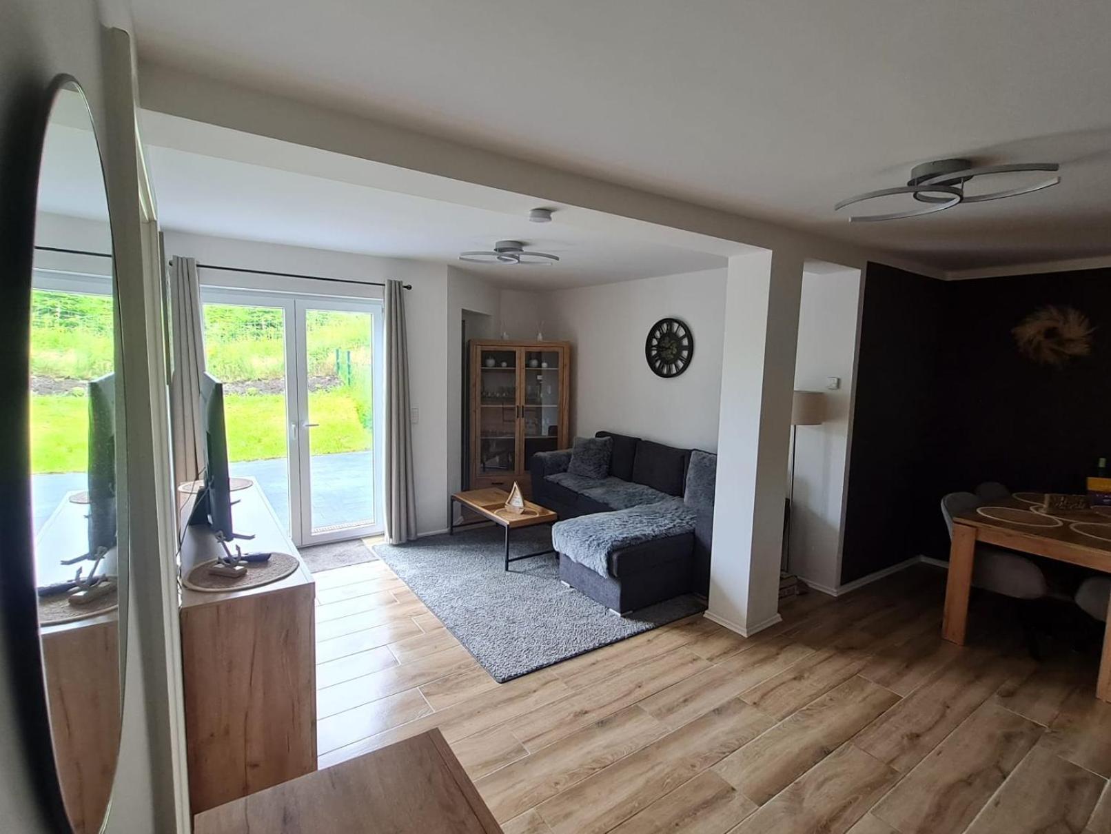 Greenhouse Living Apartment Nivis Mit Garten - 4 Minuten Nach Winterberg - Wandern, Mountainbike Fahren - Natur Geniessen Medebach Zimmer foto